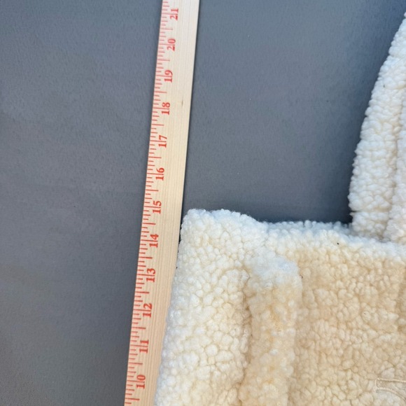 Victoria's  Secret Sherpa Tote White/Ivory Color Lined Logo EUC - Picture 6 of 7